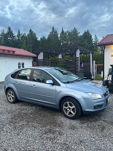 Ford Focus 2 of 7