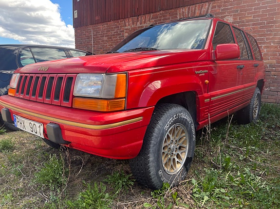 Jeep Grand Cherokee 2 of 12