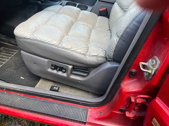 Jeep Grand Cherokee 8 of 12