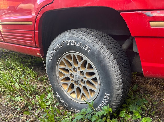 Jeep Grand Cherokee 4 of 12