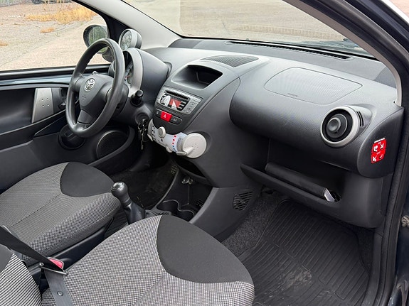 Toyota Aygo 8 of 9