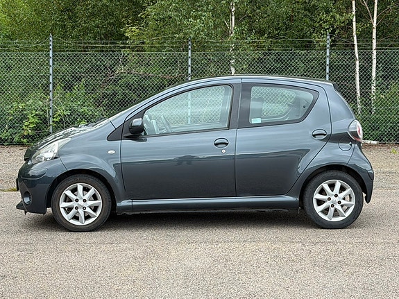 Toyota Aygo 4 of 9