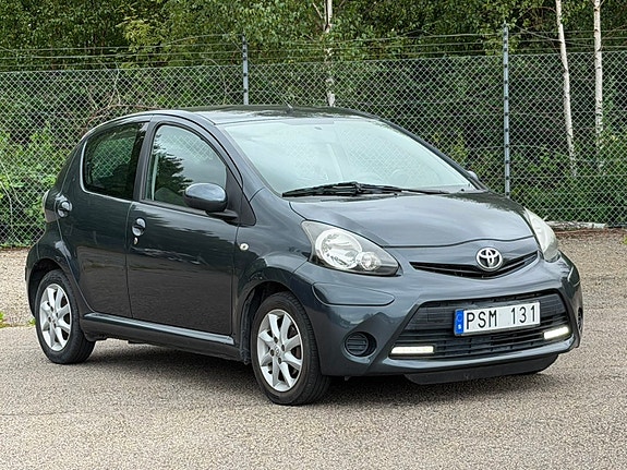 Toyota Aygo 3 of 9