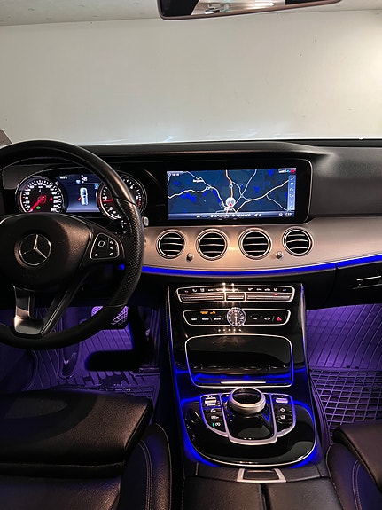 Mercedes-Benz E220 12 of 13