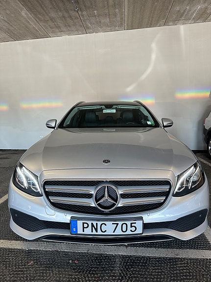 Mercedes-Benz E220 14 of 14
