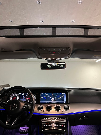 Mercedes-Benz E220 10 of 13