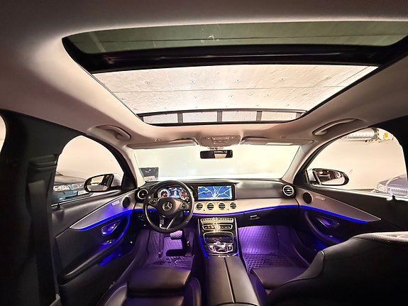 Mercedes-Benz E220 11 of 13