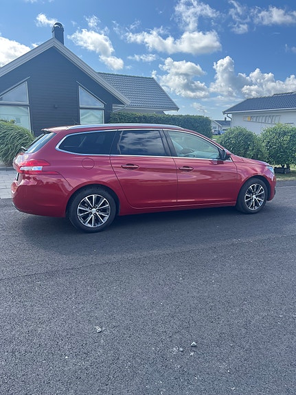 Peugeot 308 SW 2 of 10