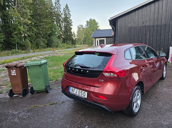Volvo V40 4 of 5