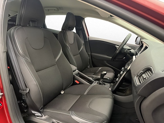 Volvo V40 11 of 22