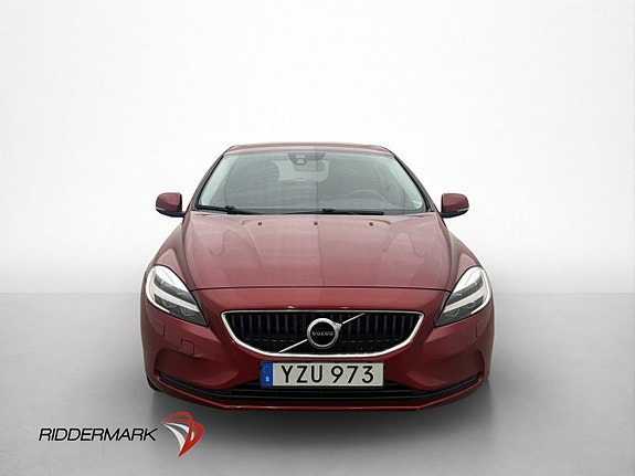 Volvo V40 2 of 22