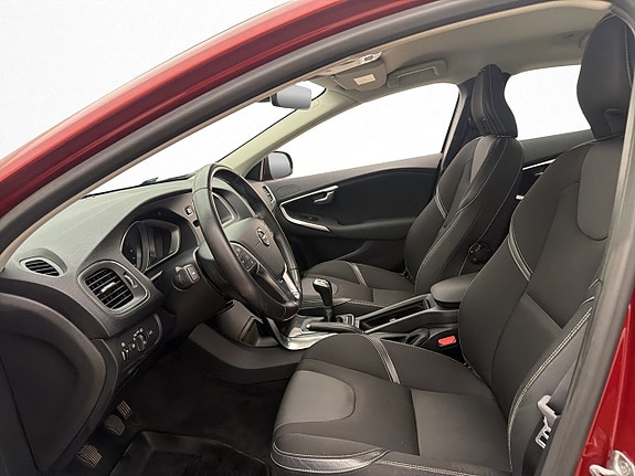 Volvo V40 9 of 22