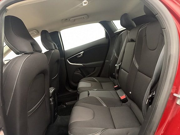 Volvo V40 13 of 22