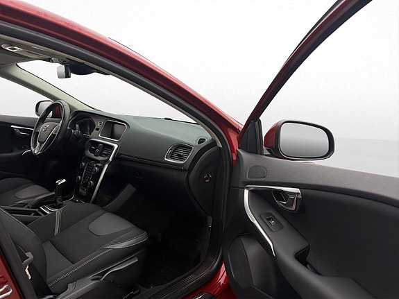 Volvo V40 12 of 22