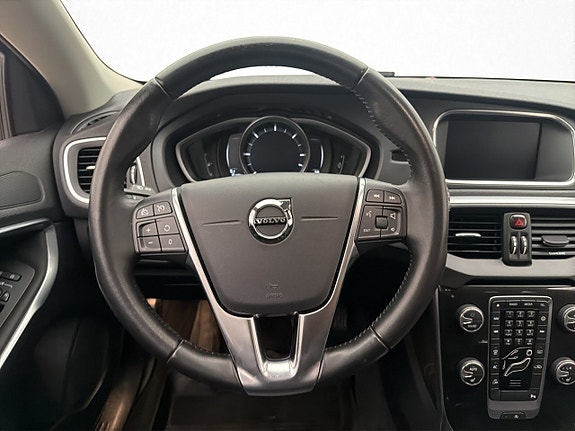 Volvo V40 10 of 22