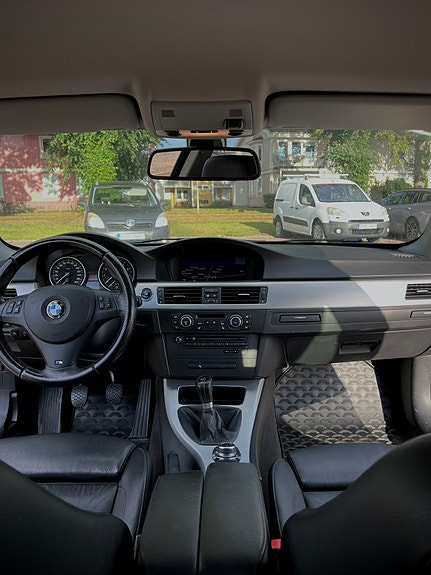 BMW 335i 10 of 12