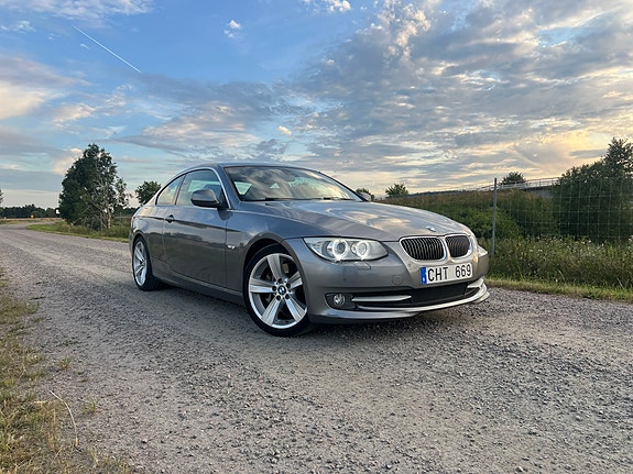 BMW 335i 2 of 12