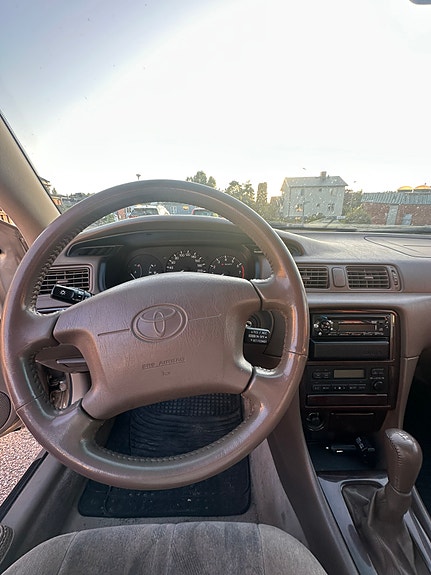 Toyota Camry 8 of 8