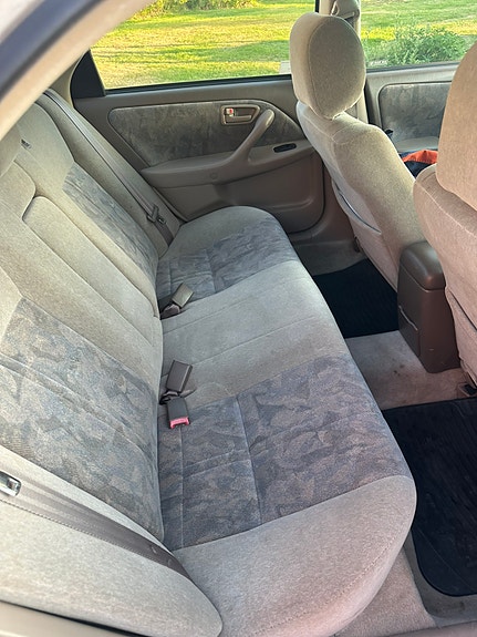 Toyota Camry 6 of 8