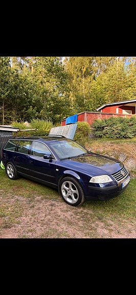Volkswagen Passat 4 of 13