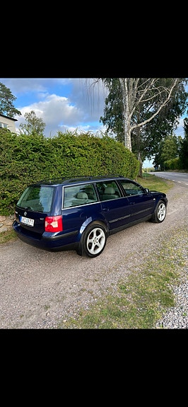 Volkswagen Passat 11 of 13
