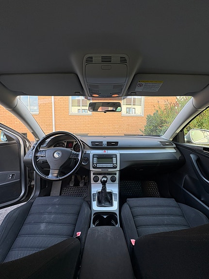 Volkswagen Passat 5 of 9