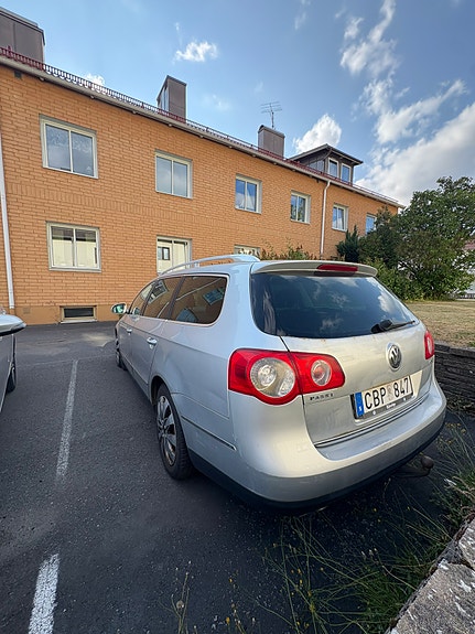 Volkswagen Passat 4 of 9