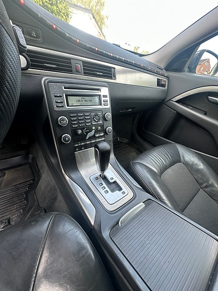 Volvo V70 10 of 17