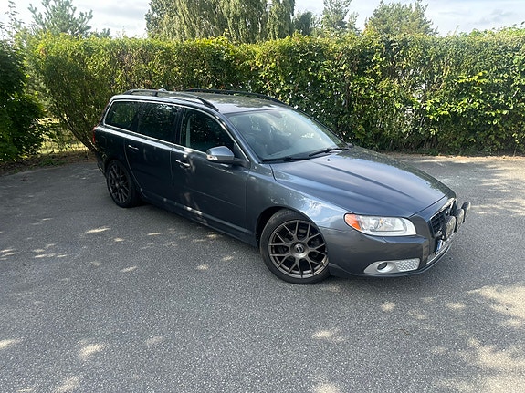 Volvo V70 16 of 17