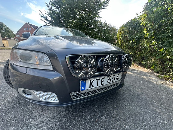 Volvo V70 12 of 17