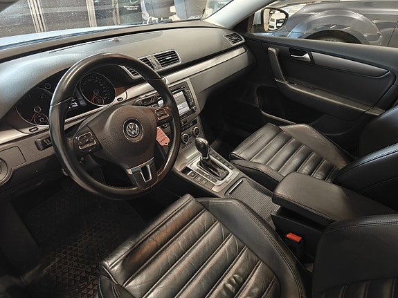 Volkswagen Passat 9 of 21