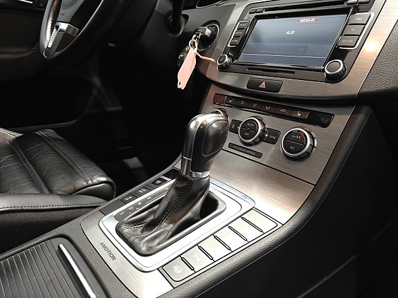 Volkswagen Passat 18 of 21