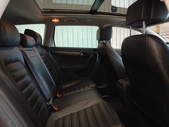 Volkswagen Passat 15 of 21
