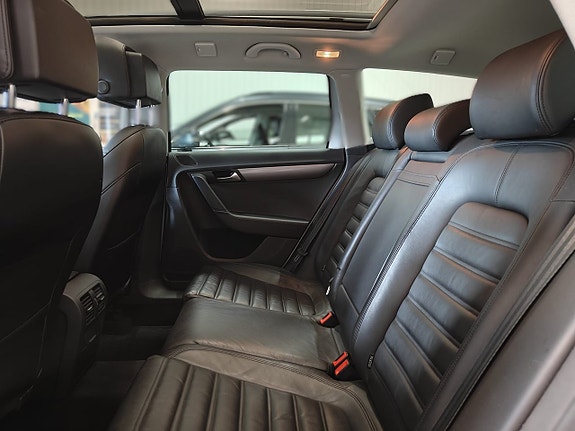 Volkswagen Passat 14 of 21