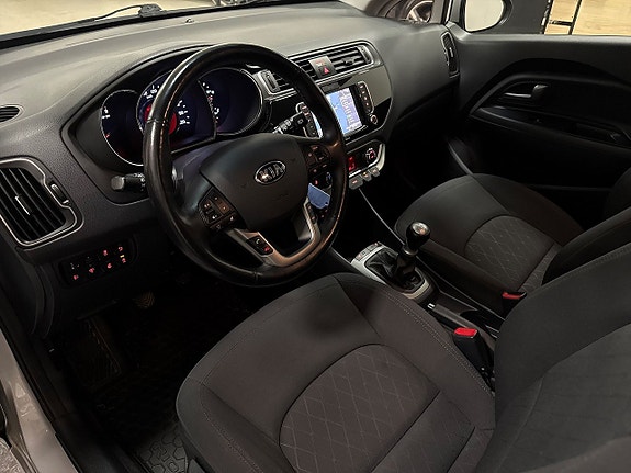 Kia Rio 5 of 22