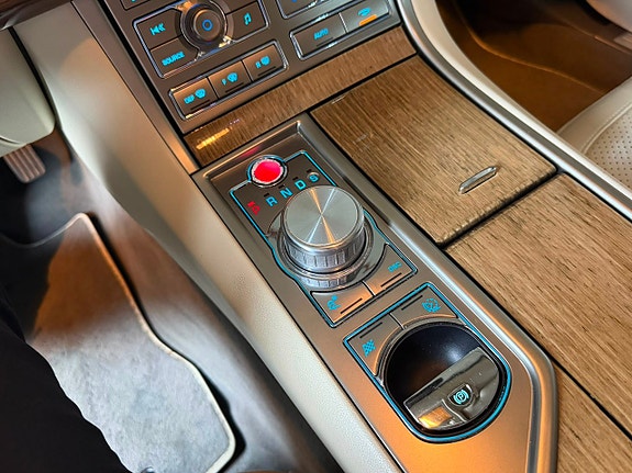 Jaguar XF 24 of 29