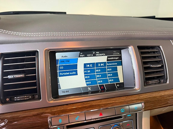 Jaguar XF 20 of 29