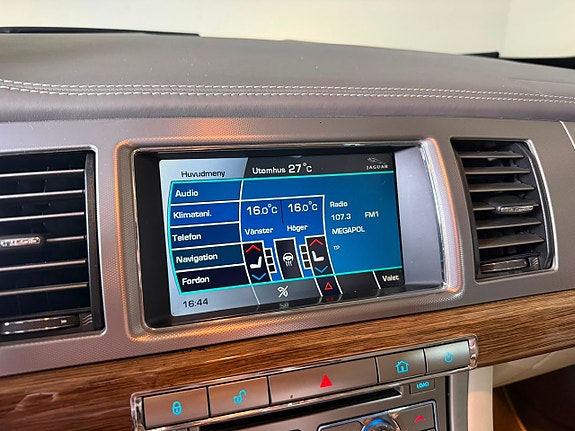 Jaguar XF 14 of 29