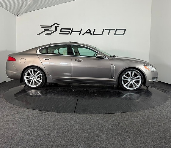 Jaguar XF 4 of 29