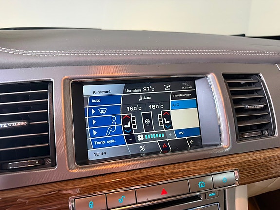 Jaguar XF 15 of 29
