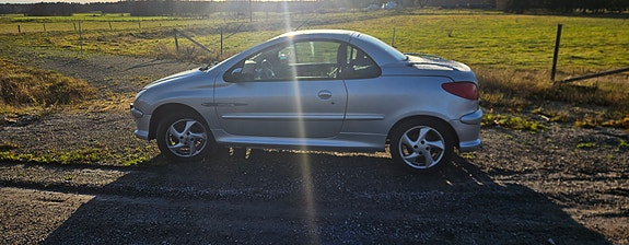 Peugeot 206 CC 3 of 4