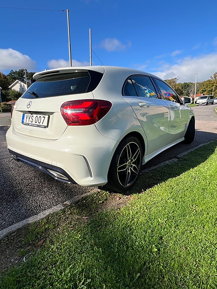 Mercedes-Benz A180 2 of 8