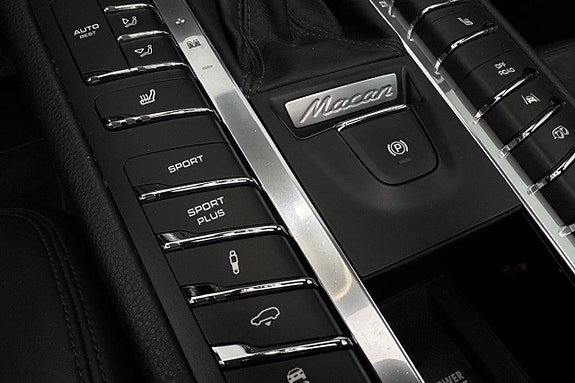 Porsche Macan GTS 9 of 18
