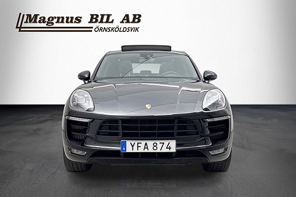 Porsche Macan GTS 2 of 18