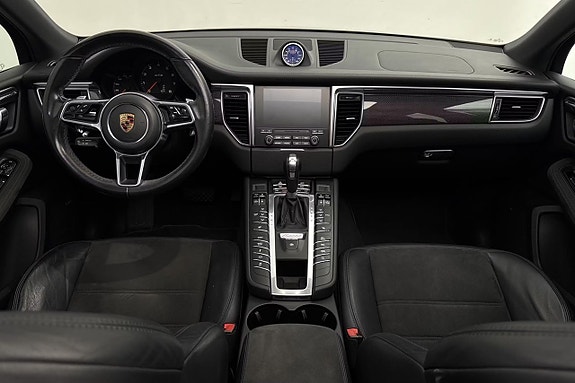 Porsche Macan GTS 8 of 18