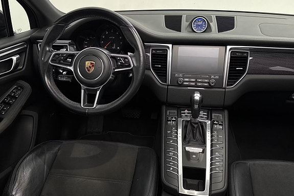 Porsche Macan GTS 7 of 18