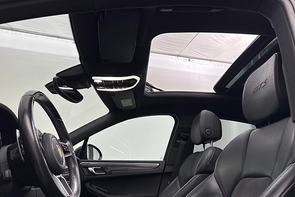 Porsche Macan GTS 13 of 18