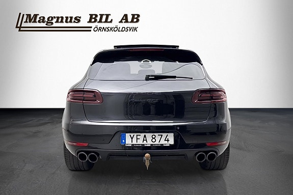 Porsche Macan GTS 4 of 18