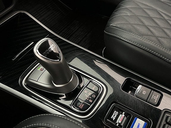 Mitsubishi Outlander 18 of 30