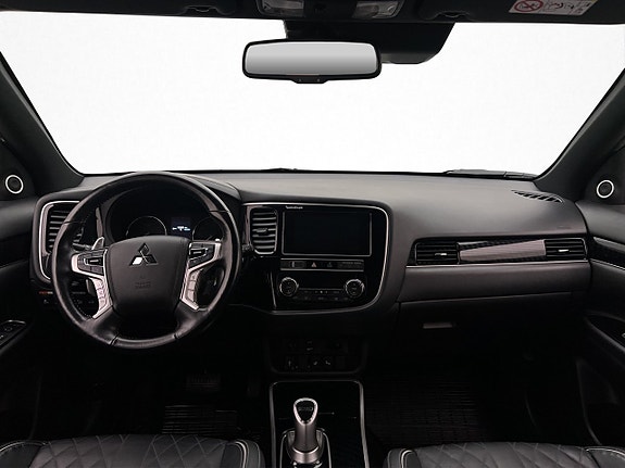 Mitsubishi Outlander 12 of 30